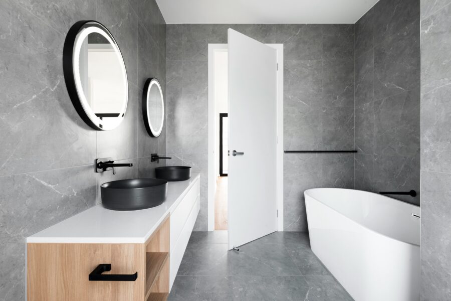 Luksusowe salony łazienkowe w Warszawie pozwalające odkryć elegancję i komfort Twojej łazienki